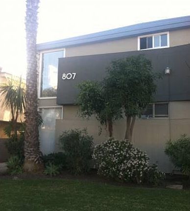 4th image of 807 N Edinburgh Ave APT 2