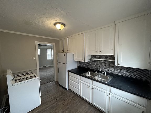 5th image of 14763 Saint Marys St #1