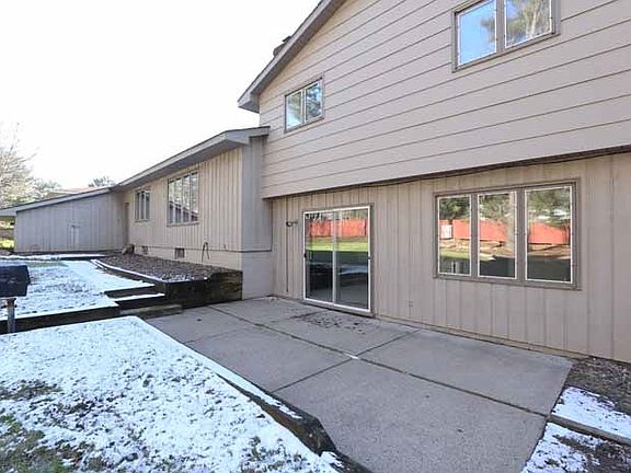 4th image of 3318 Wildwood Ln