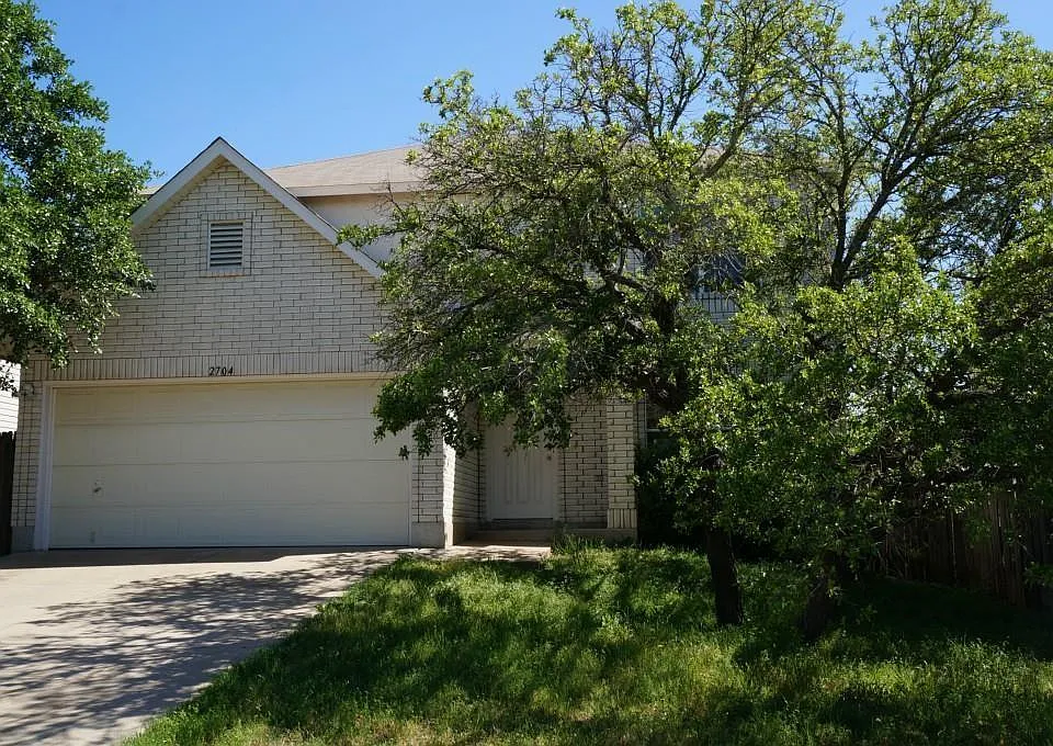 2704 Vinson Ct