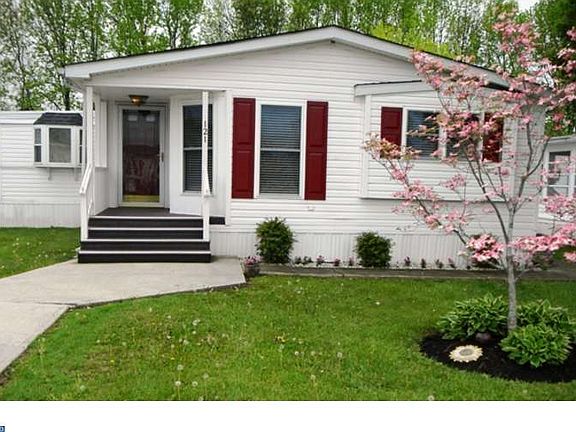 2nd image of 121 Gale Dr