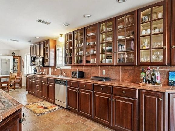 5th image of 2009 Webster St