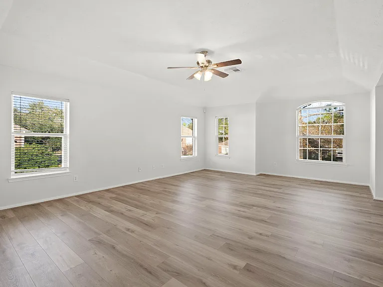 308 Meadow Trail Ct — Photo 3