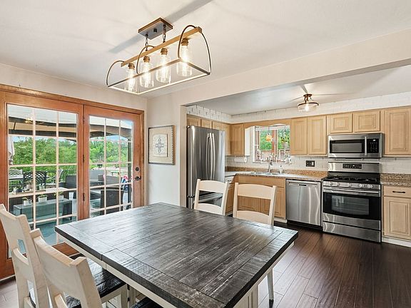 5th image of 621 Portia Dr