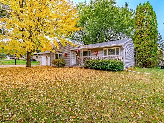2nd image of 1516 SUMMIT DRIVE