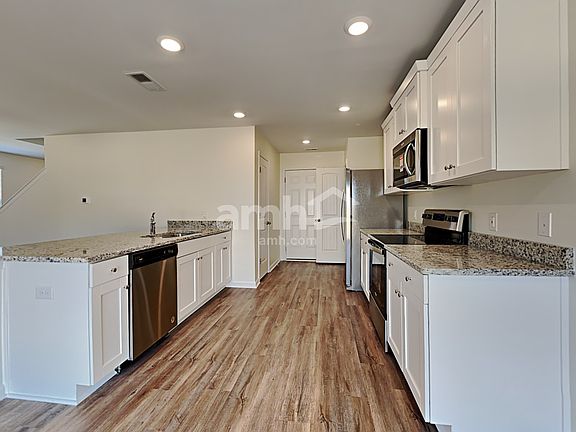 4th image of 1321 John Swann St