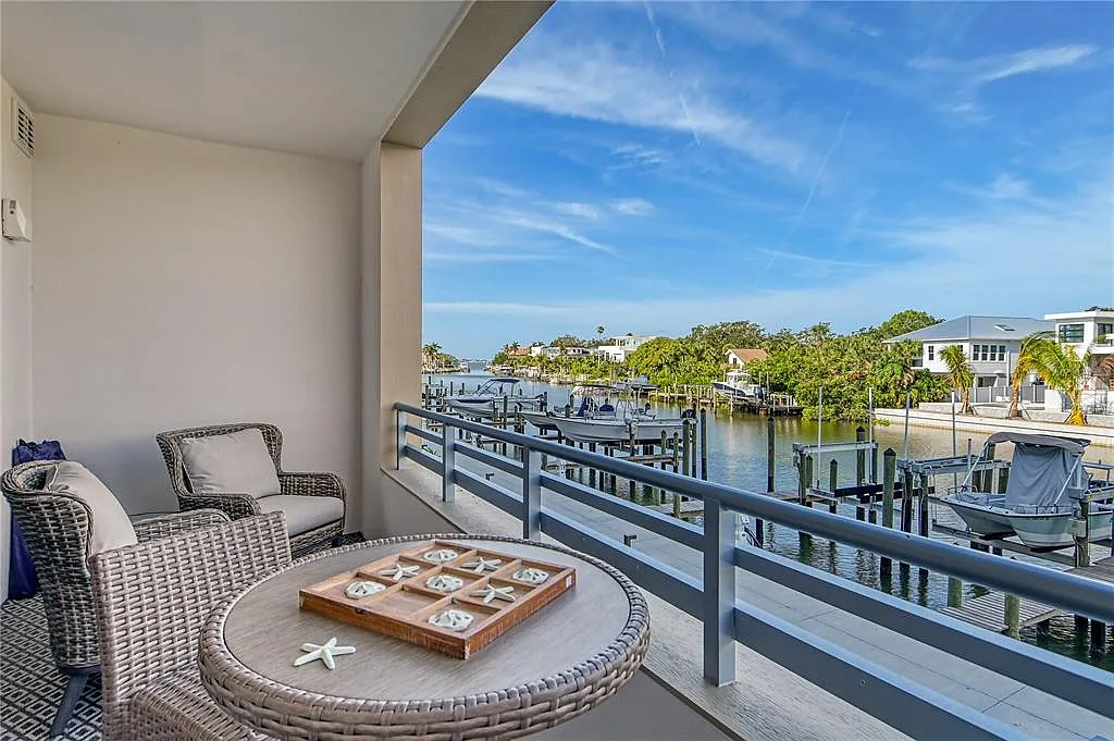 1 bed, 1.5 bath, 896 sqft, $2,295 — Photo 3