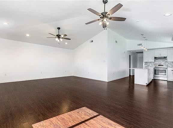 5th image of 2907 Westbury St