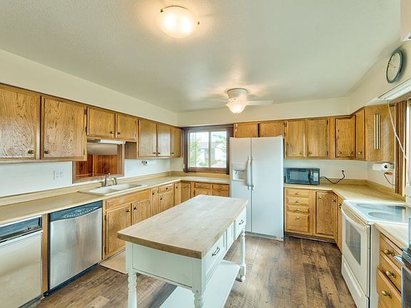 3rd image of 1730 Person St