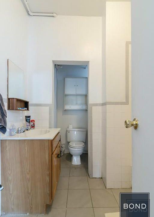 2nd image of 17 Saint Marks Pl APT 021