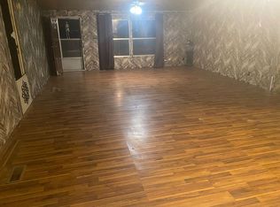 145 Spring Valley Dr, Adkins, TX 78101