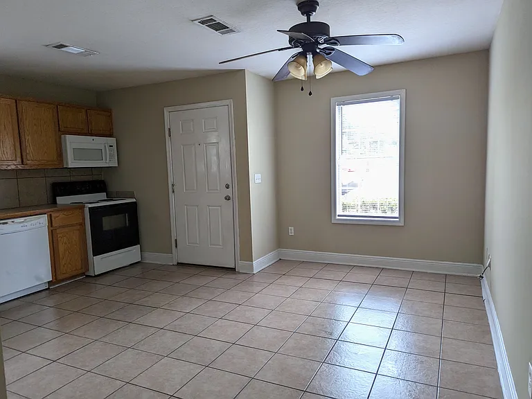 3612 W 7th St #1 — Photo 5