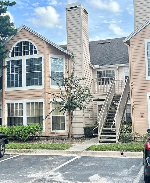 1st image of 662 Youngstown Pkwy APT 208