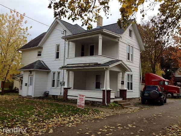 1st image of 439 E Walnut St