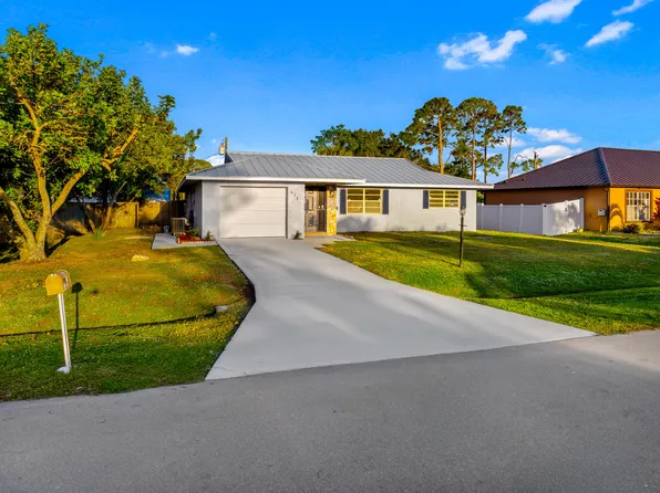 671 NE Lagoon Lane, Port St Lucie, FL 34983
