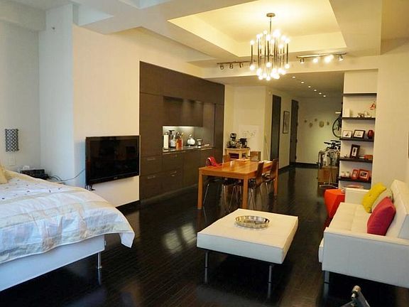 2nd image of 20 Pine St APT 2013