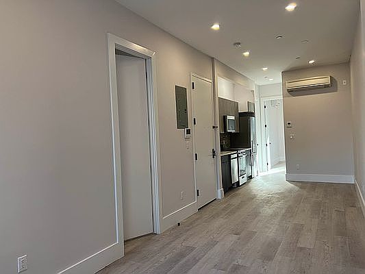 4th image of 324 E 116th St #3A