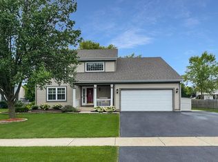 1281 Mayfair Ln, Grayslake, IL