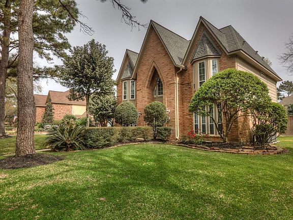 2nd image of 3030 Willow Terrace Dr