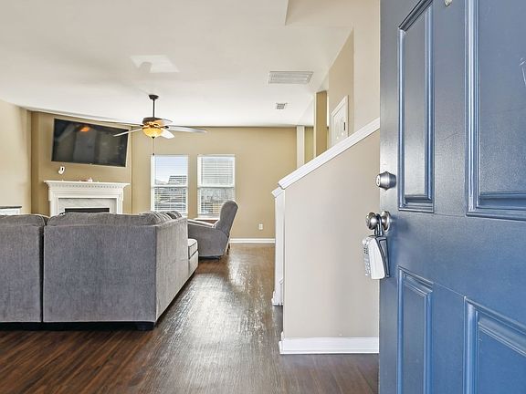 4th image of 642 Pemberton Dr