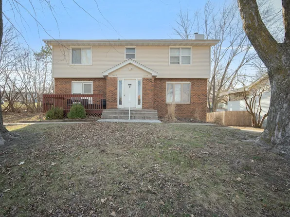 1224 NW 92nd St, Clive, IA 50325