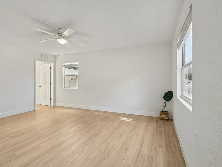 Haven on Canal Apartments — Photo 12