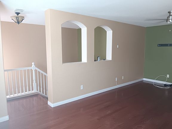 3rd image of 25824 Iris Ave