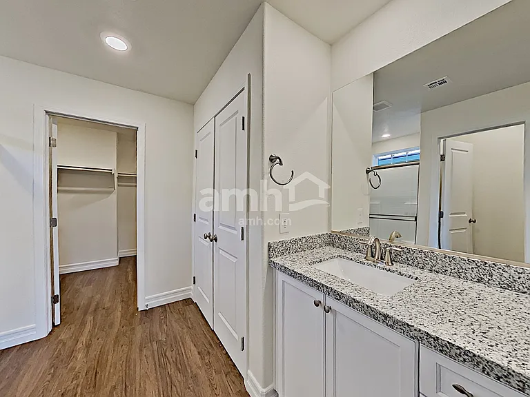979 Nero Ave — Photo 13