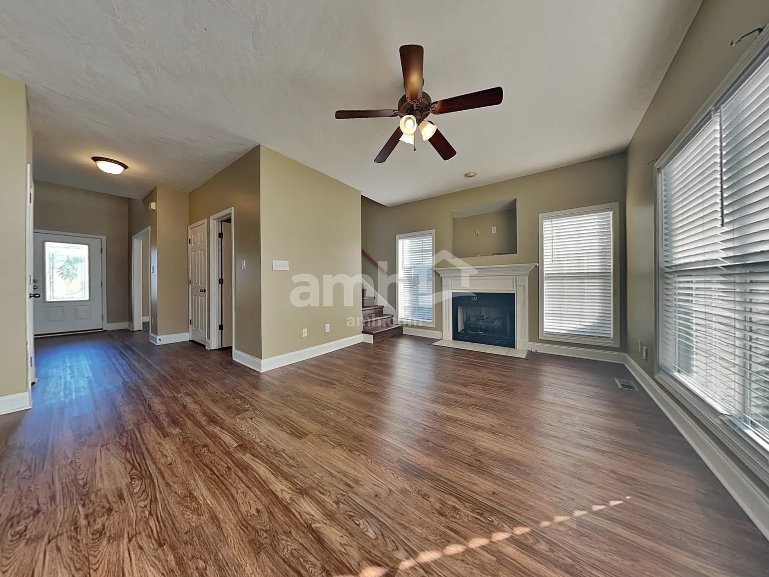 3 bed, 2.5 bath, 2407 sqft, $2,730 — Photo 3