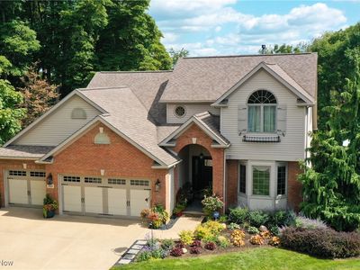 1902 Hollythorne Rd NE, Canton, OH, 44721