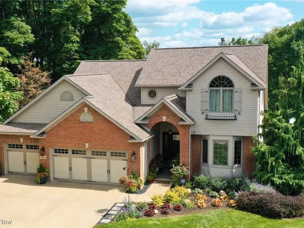 1902 Hollythorne Rd NE, Canton, OH 44721