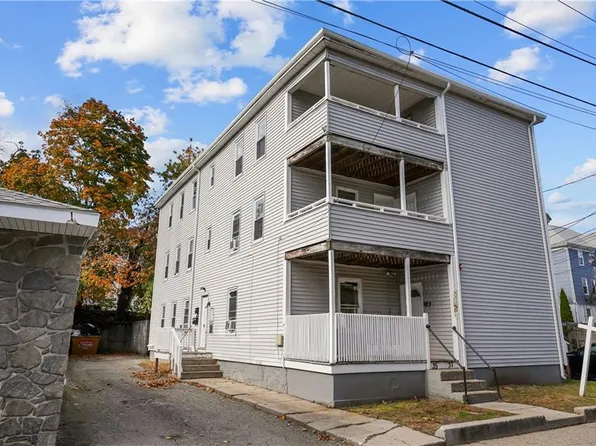 37 Foundry St, Woonsocket, RI 02895
