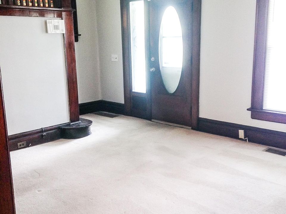 1st image of 218 E Patterson Ave