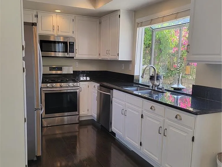 6208 Smokey Hill Ln — Photo 8