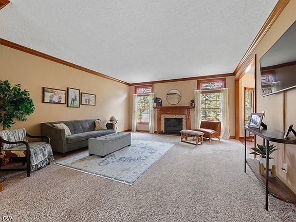 3rd image of 5335 Barnhill St NE