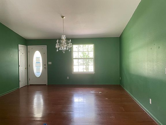 4th image of 39 Summer Brooke Ln