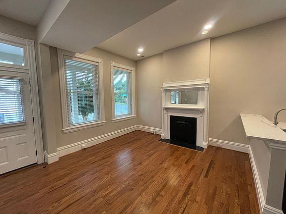 3rd image of 202 S Linden St APT A