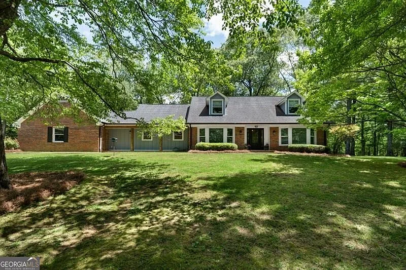 311 Herring Rd NE photo 1