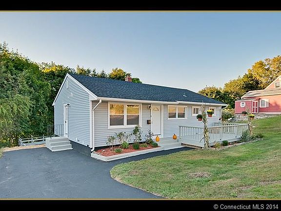 Ranch with alternate entry ...