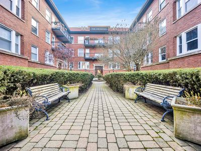 847 W Belle Plaine Ave #2N, Chicago, IL, 60613