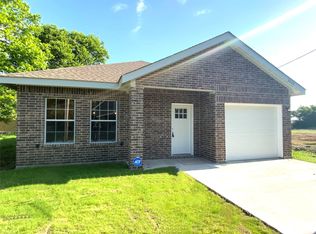 2115 Hemphill St, Greenville, TX 75401