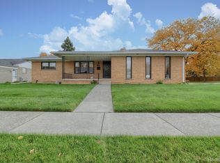 11391 Suffolk Dr, Southgate, MI 48195