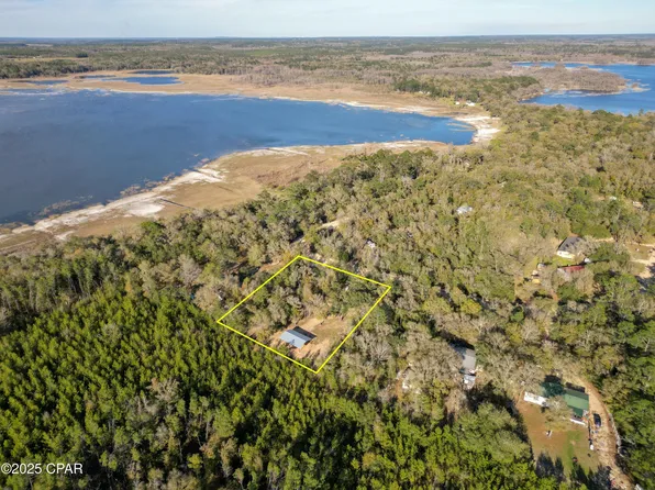 3310 Lakeshore Dr, Chipley, FL 32428