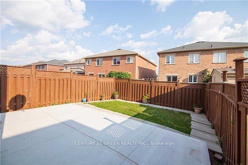 Brampton House for rent - 3 Bedrooms — photo 17