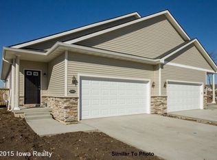 717 Sawgrass Dr, Norwalk, IA 50211