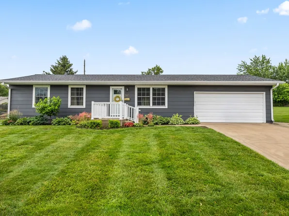 313 Thunderbird Dr, Marshalltown, IA 50158