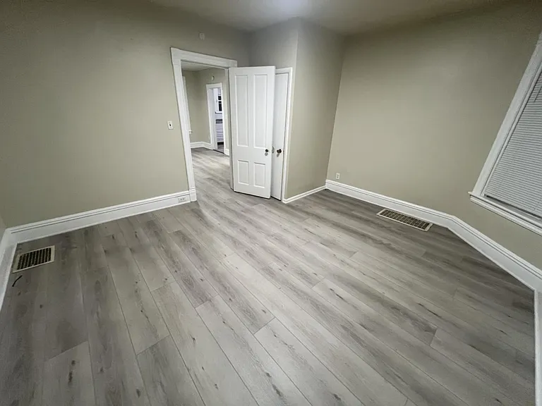 598 Lord St #1 — Photo 13