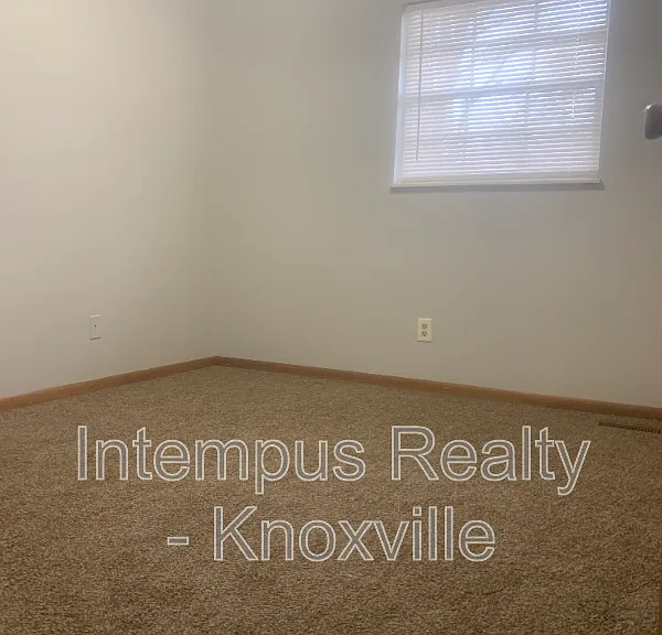 8738 Gleason Dr — Photo 10