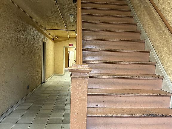 5th image of 755 S Boyle Ave