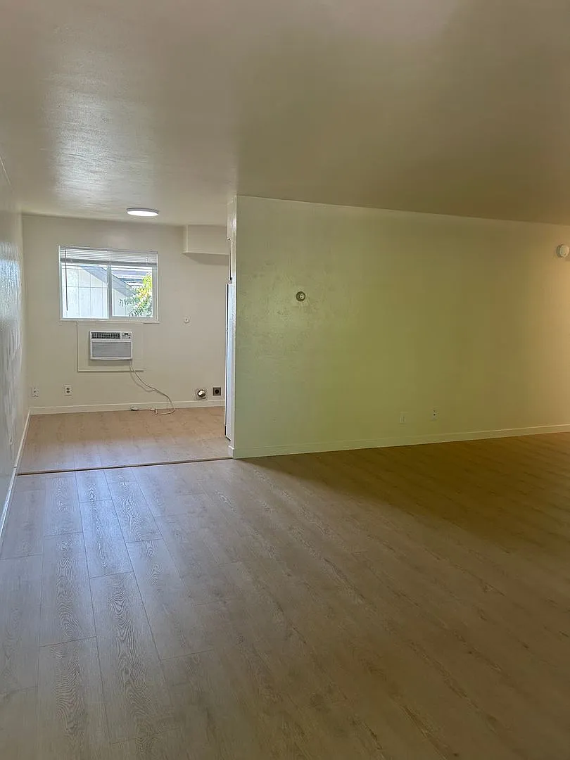 6508-1g - 721 Bennett Ave #1-12 — Photo 2